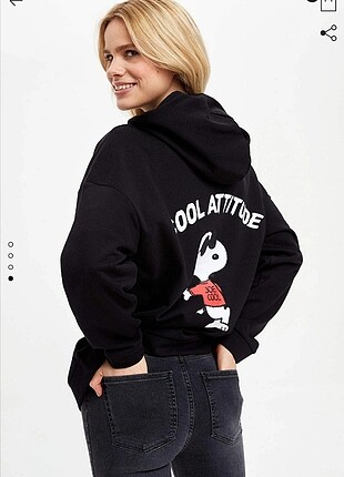 m Beden snoopyli siyah sweatshirt 