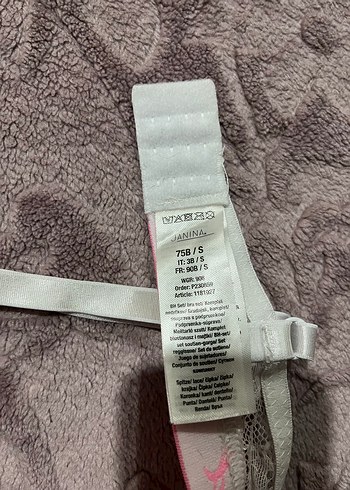 Beyaz Dantel Detaylı Sütyen - Görsel 3