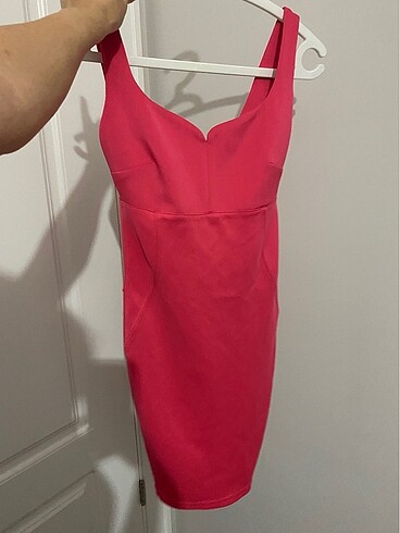 PEMBE MİNİ BERSHKA ELBİSE