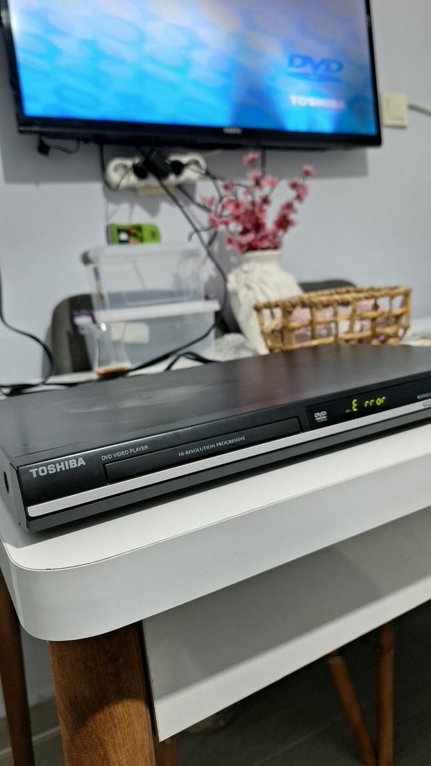 Siyah DVD Tarayıcı ve Oynatıcı - Görsel 3