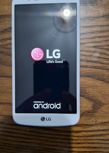Beyaz LG Android Telefon - Görsel 2