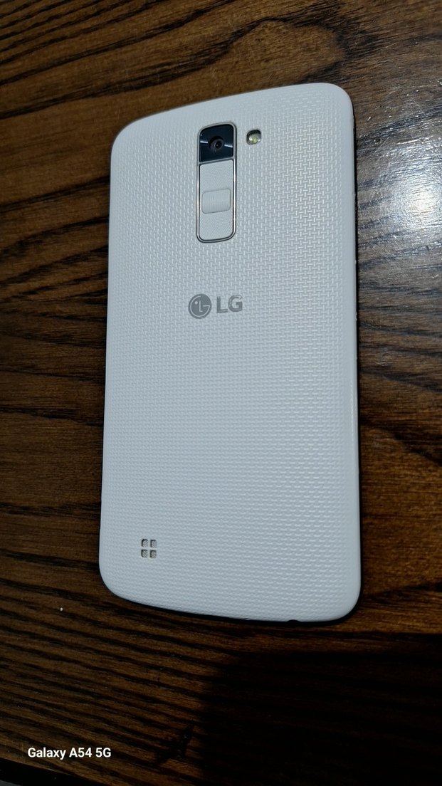 Beyaz LG Android Telefon - Görsel 3