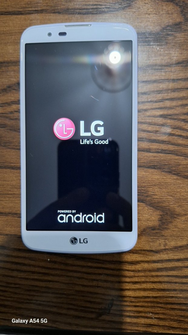 Beyaz LG Android Telefon - Görsel 2