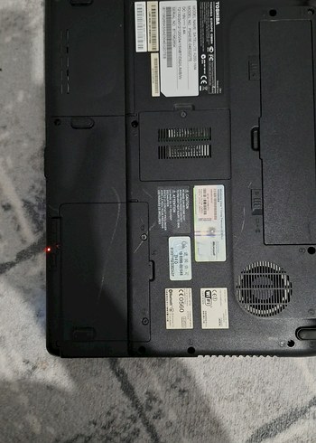 Toshiba satellite intel (R) CPU Laptop - Görsel 4