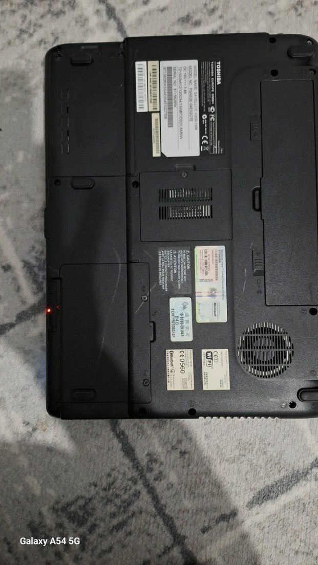 Toshiba satellite intel (R) CPU Laptop - Görsel 4