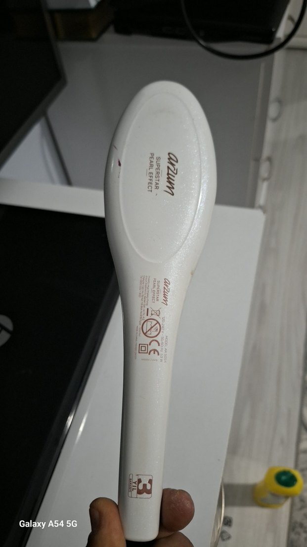 Dijital Ekranlı Beyaz Saç Düzleştirici Tarak - Görsel 2