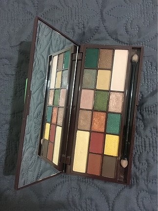 I??makeup far
