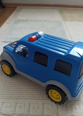 Beden Renk Mavi Oyuncak Polis Arabası tavan kısmında çatlak vardır .