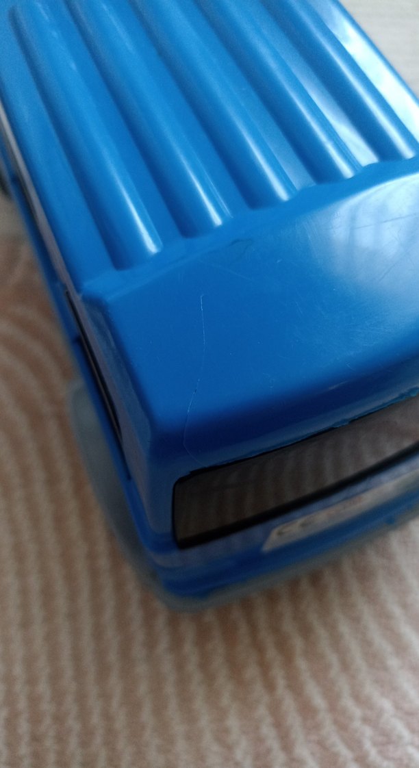 Mavi Oyuncak Polis Arabası tavan kısmında çatlak vardır . - Görsel 5