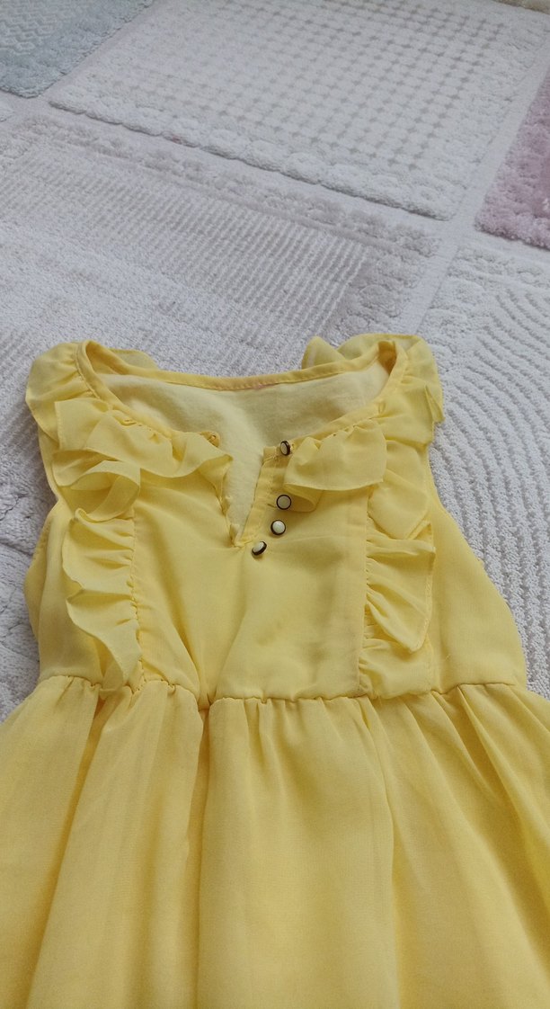 Kız Çocuk Sarı Fırfırlı V Yaka Elbise - Görsel 3