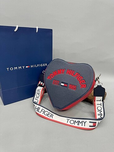 TOMMY HİLFİGER