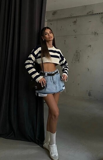 Çizgili crop kazak