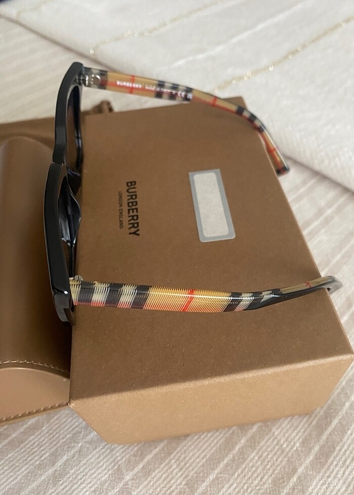 Burbery güneş gözlüğü - Görsel 4