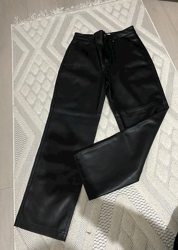 Kadın Siyah Deri Kemerli Rahat Kesim Pantolon - Görsel 2