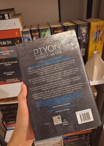 Piyon - Aimee Carter