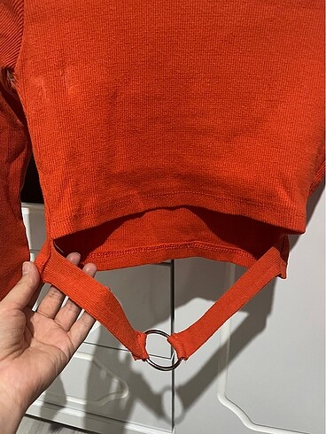 Bel detaylı crop - Görsel 2