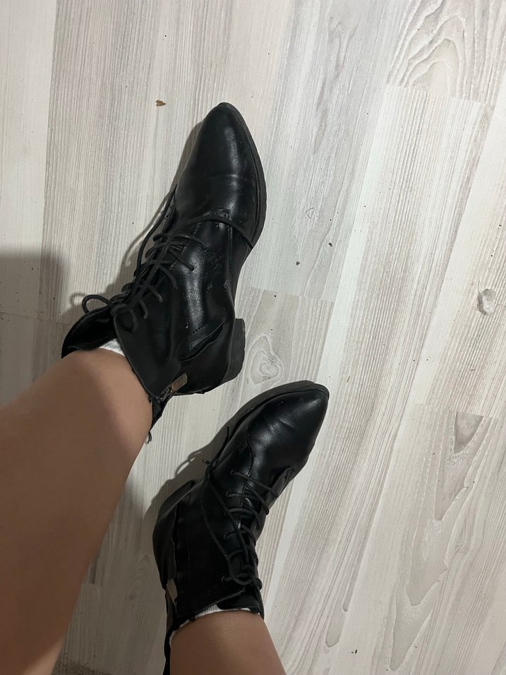 Siyah Deri Topuklu Goth Botlar - Görsel 2