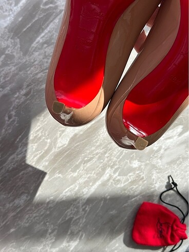 38,5 Beden ten rengi Renk Christian louboutin topuklu ayakkabı