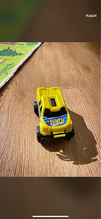 Erkek çocuk oyuncak araba