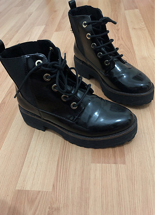 Stradivarius siyah bot