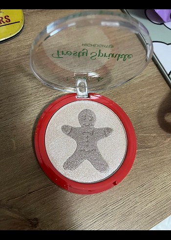 Lovely HD Loose Powder ve Frosty Sprinkle Highlighter - Görsel 4