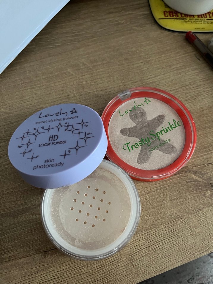 Lovely HD Loose Powder ve Frosty Sprinkle Highlighter - Görsel 2