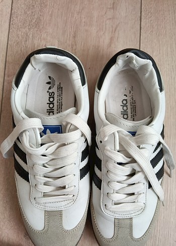 Beyaz Spor Ayakkabı Siyah Çizgili - Görsel 3