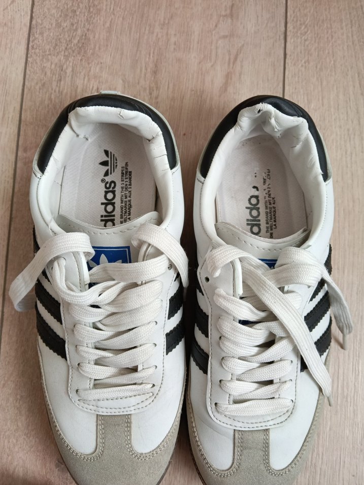 Beyaz Spor Ayakkabı Siyah Çizgili - Görsel 3