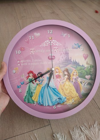 Prenses Temalı Pembe Duvar Saati
