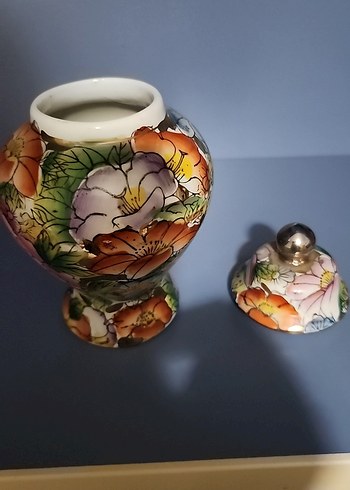 Renkli Çiçek Desenli Kapaklı Vazo - Görsel 2