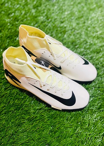 Nike Halısaha