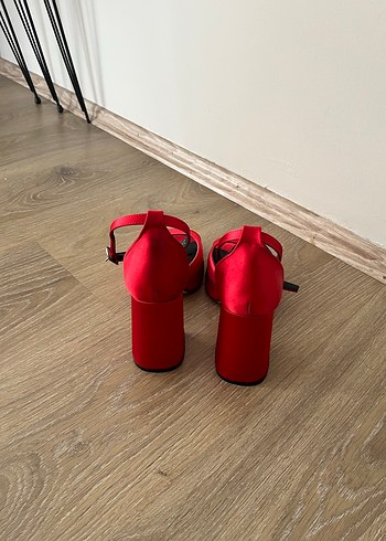 Parlak Kırmızı Platform Topuklu Kadın Ayakkabı - Görsel 2
