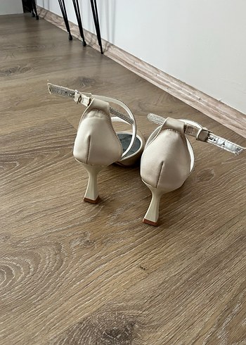 Beyaz Stiletto Topuklu Kadın Abiye Ayakkabı - Görsel 2