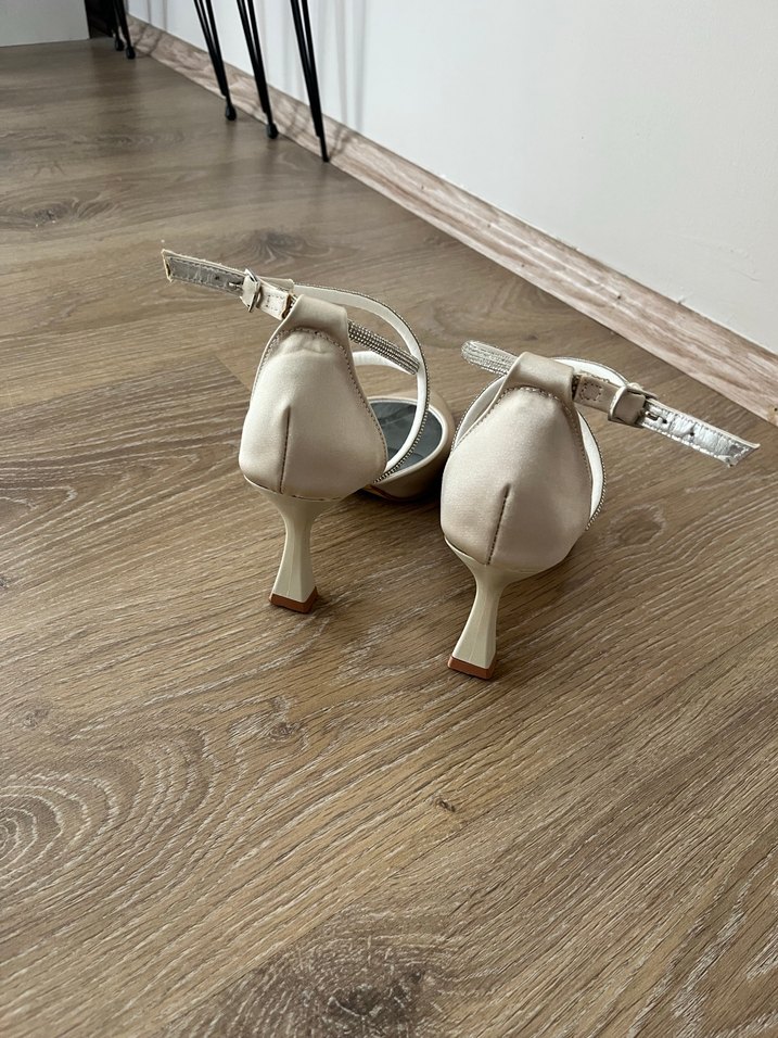 Beyaz Stiletto Topuklu Kadın Abiye Ayakkabı - Görsel 2