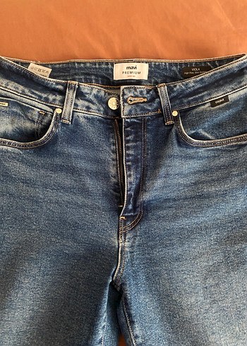 Düğmeli Normal Boy Geniş Kesim Kadın Kot Pantolon