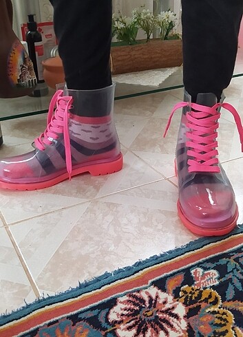39 Beden pembe Renk Sıfır 39 numara ithal neon pembe yağmur botu