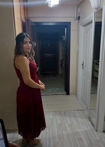 Bordo Yüksek Yakalı Piliseli Elbisesi - Görsel 4