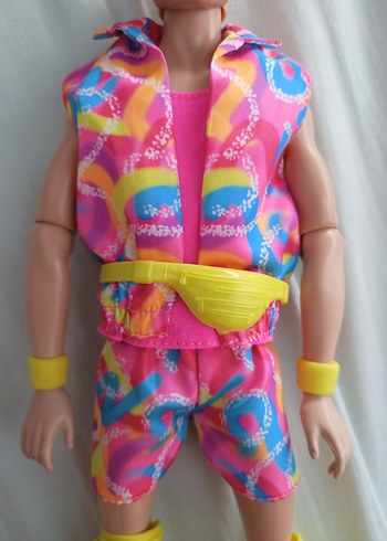 Beden Barbie film bebeği Ken patenci kostümü orjinal