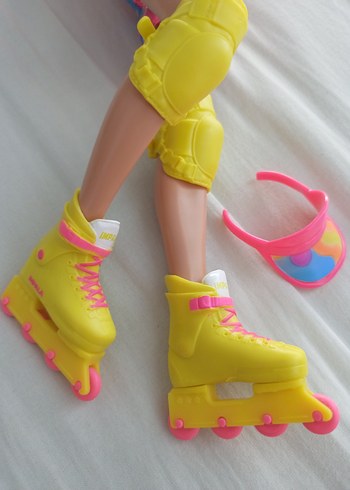 Beden Renk Barbie film bebeği Ken patenci kostümü orjinal
