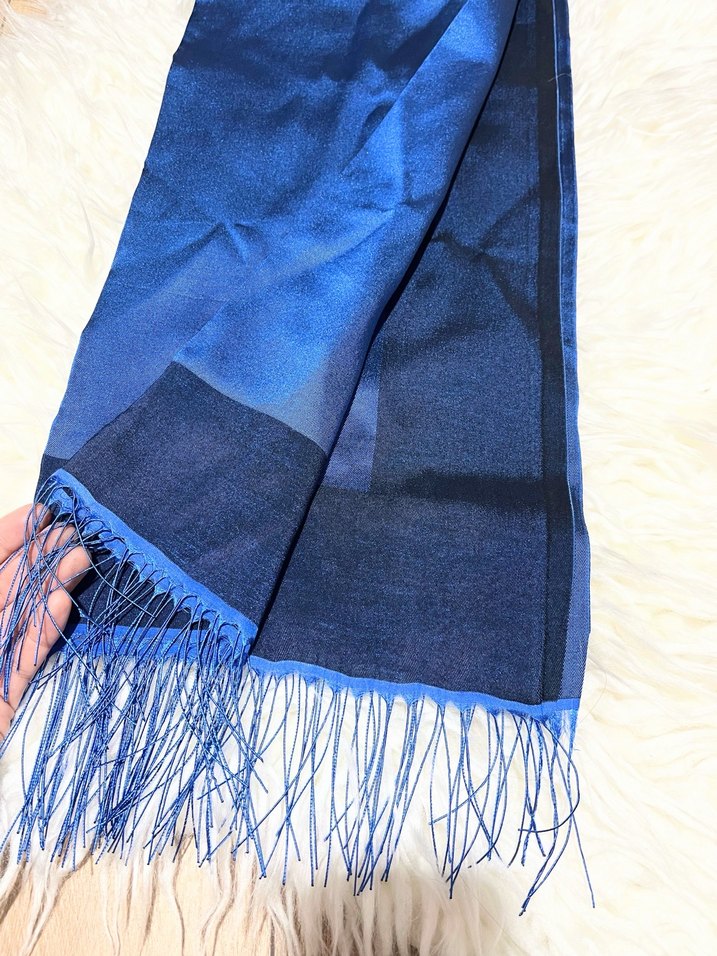 Püsküllü Parlak Mavi Kadın Şal - Görsel 2
