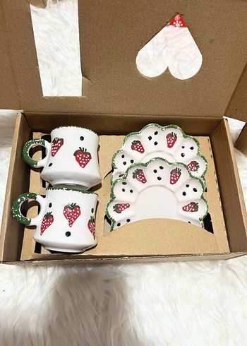 Çilek Desenli 2'li Fincan ve Tabak Seti - Görsel 5