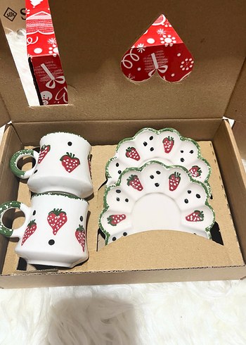 Çilek Desenli 2'li Fincan ve Tabak Seti - Görsel 7