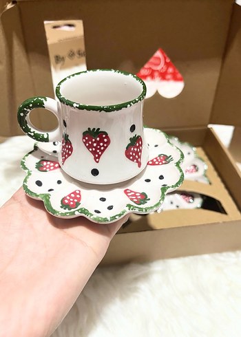 Çilek Desenli 2'li Fincan ve Tabak Seti - Görsel 3