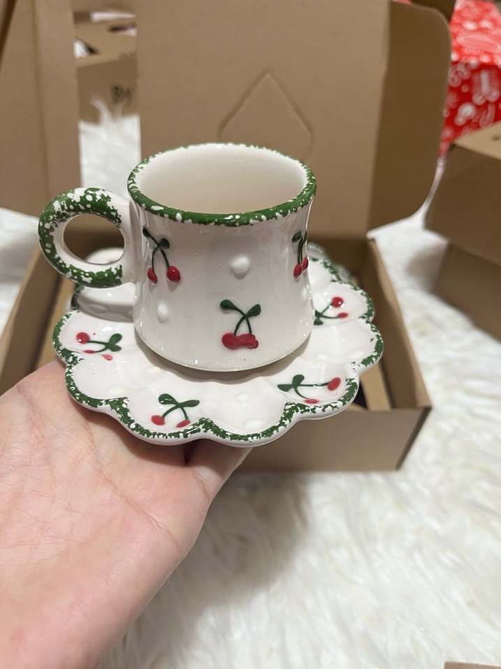 Kiraz desenli beyaz seramik kahve fincanı seti - Görsel 3