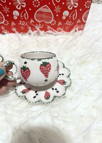 Çilek Desenli 2'li Fincan ve Tabak Seti - Görsel 7