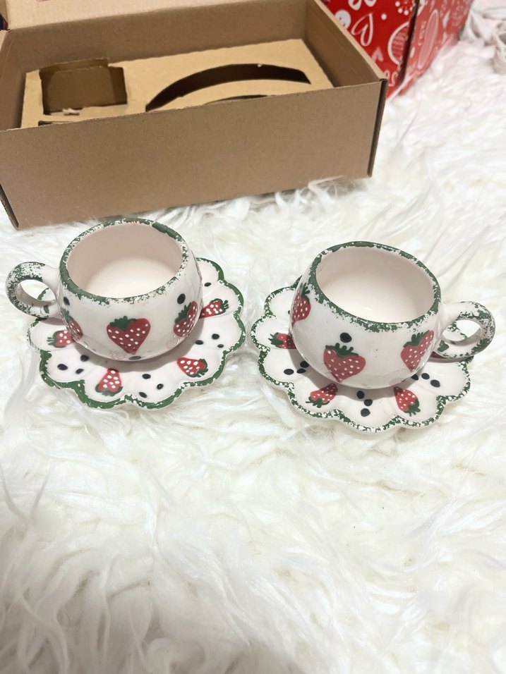 Çilek Desenli 2'li Fincan ve Tabak Seti - Görsel 3