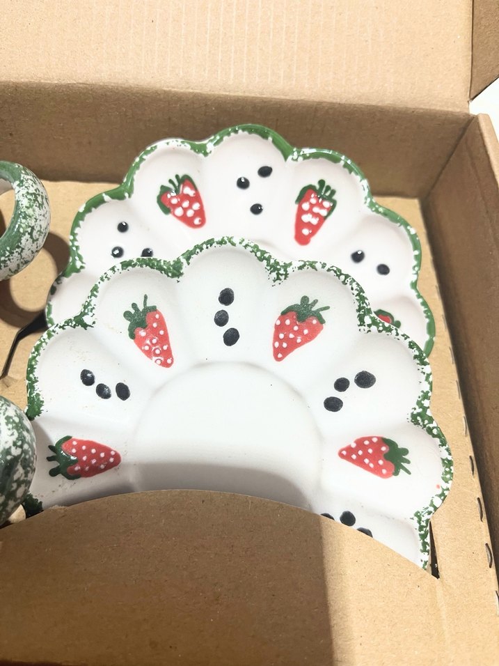 Çilek Desenli 2'li Fincan ve Tabak Seti - Görsel 2