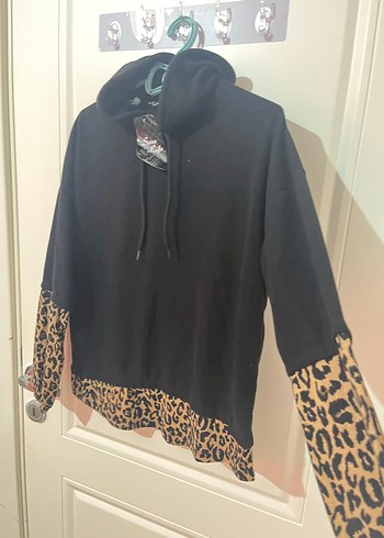 m Beden Leopar Desenli Siyah Kadın Sweatshirt