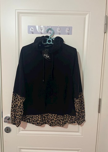 m Beden siyah Renk Leopar Desenli Siyah Kadın Sweatshirt