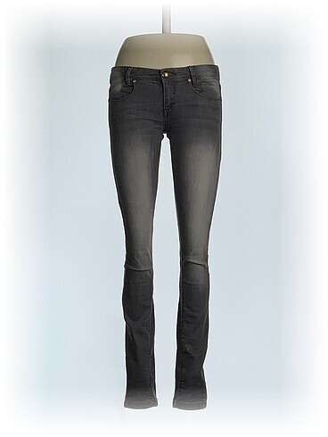 Bershka Skinny %70 İndirimli.